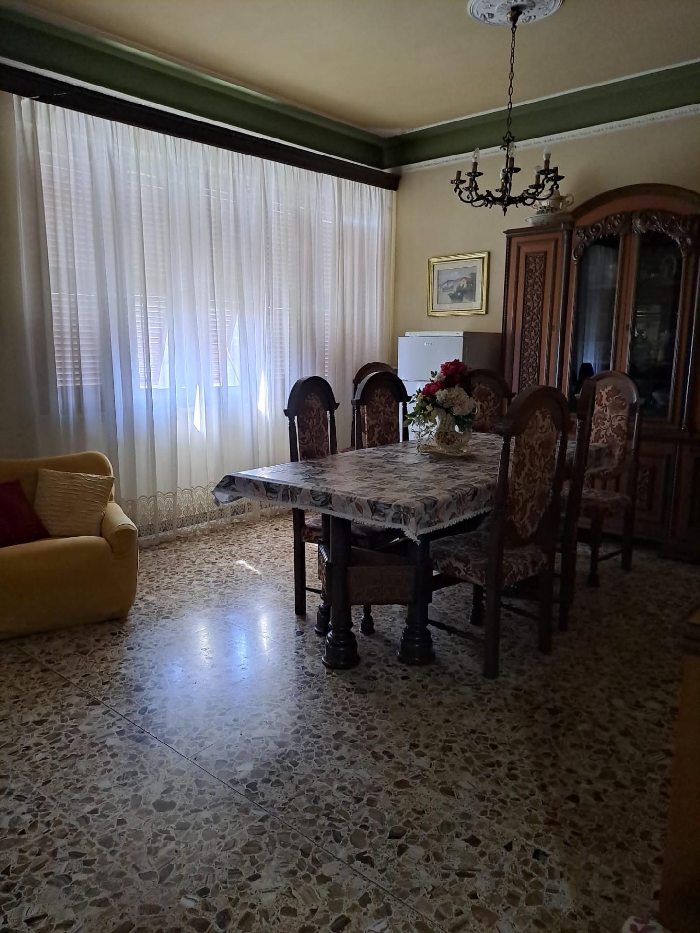Appartamento arredato in affitto, Massa zecca