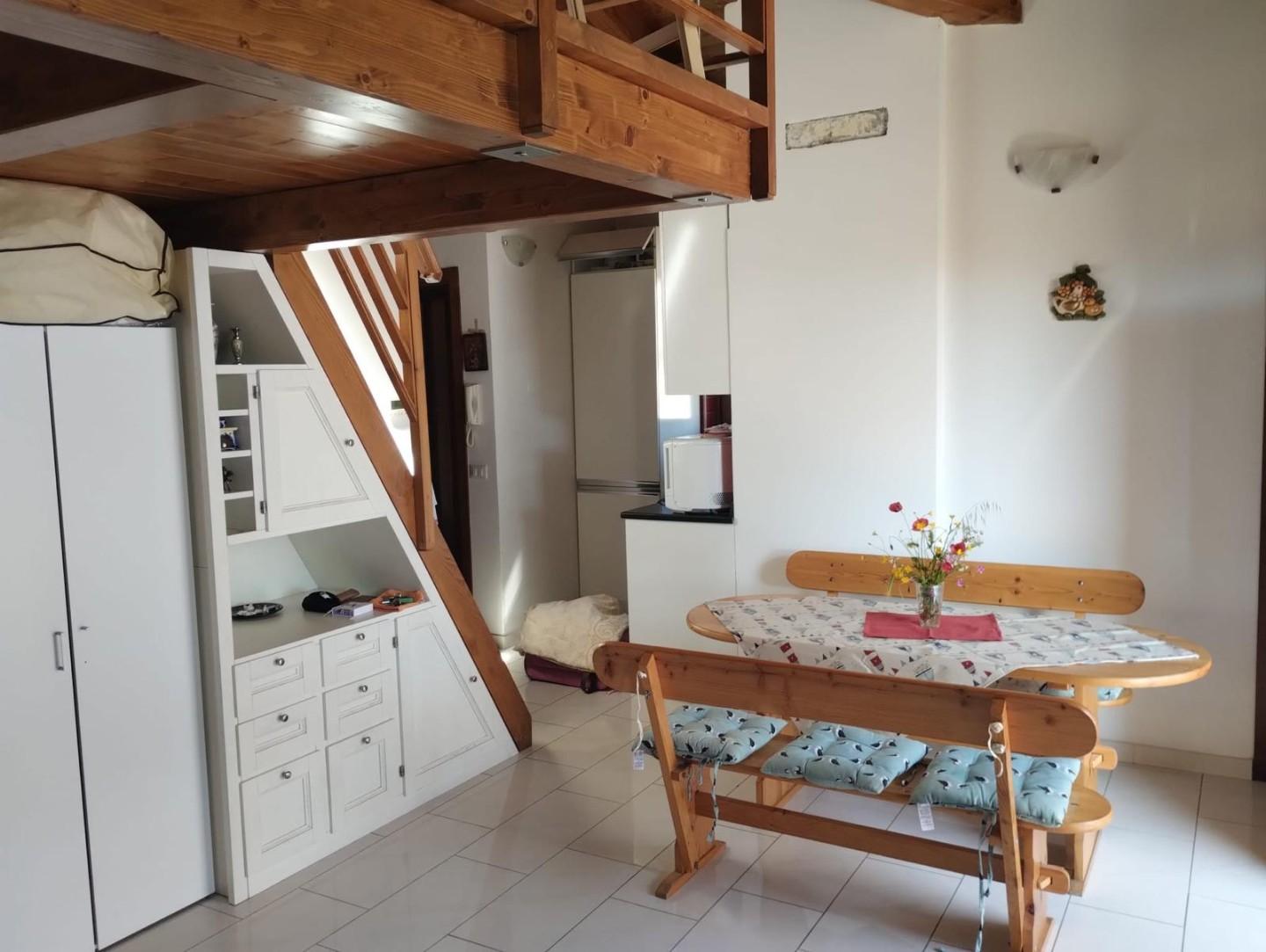 Casa indipendente arredata in affitto, Massa marina di