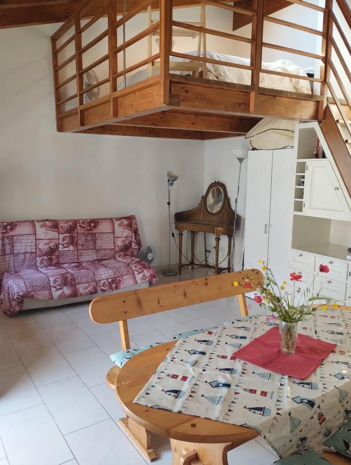 Casa indipendente arredata in affitto, Massa marina di