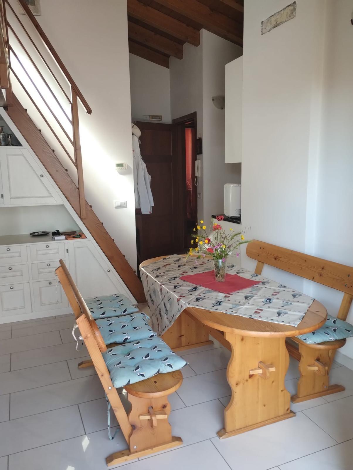 Casa indipendente arredata in affitto, Massa marina di