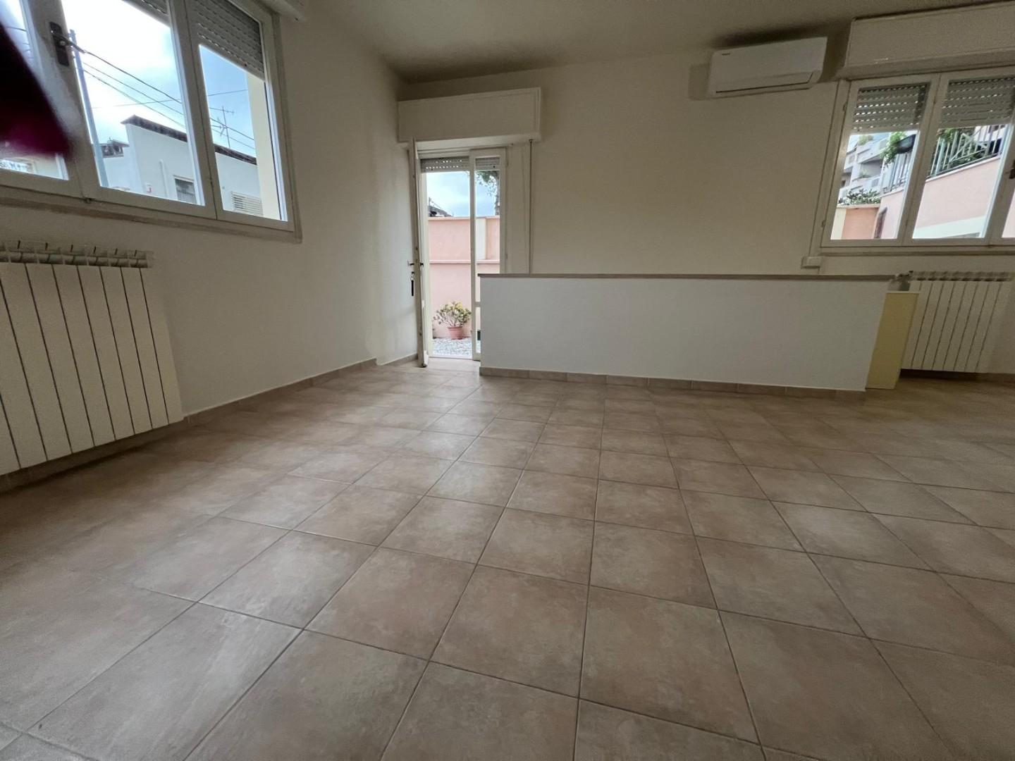 Appartamento con giardino, Camaiore lido di