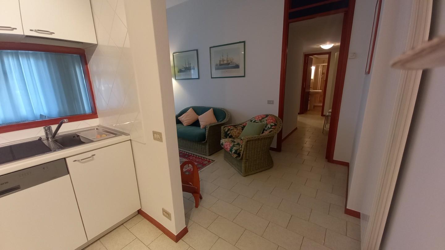 Trilocale arredato in affitto, Camaiore lido di