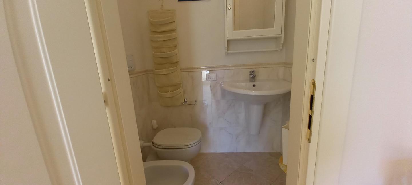 Trilocale arredato in affitto, Camaiore lido di