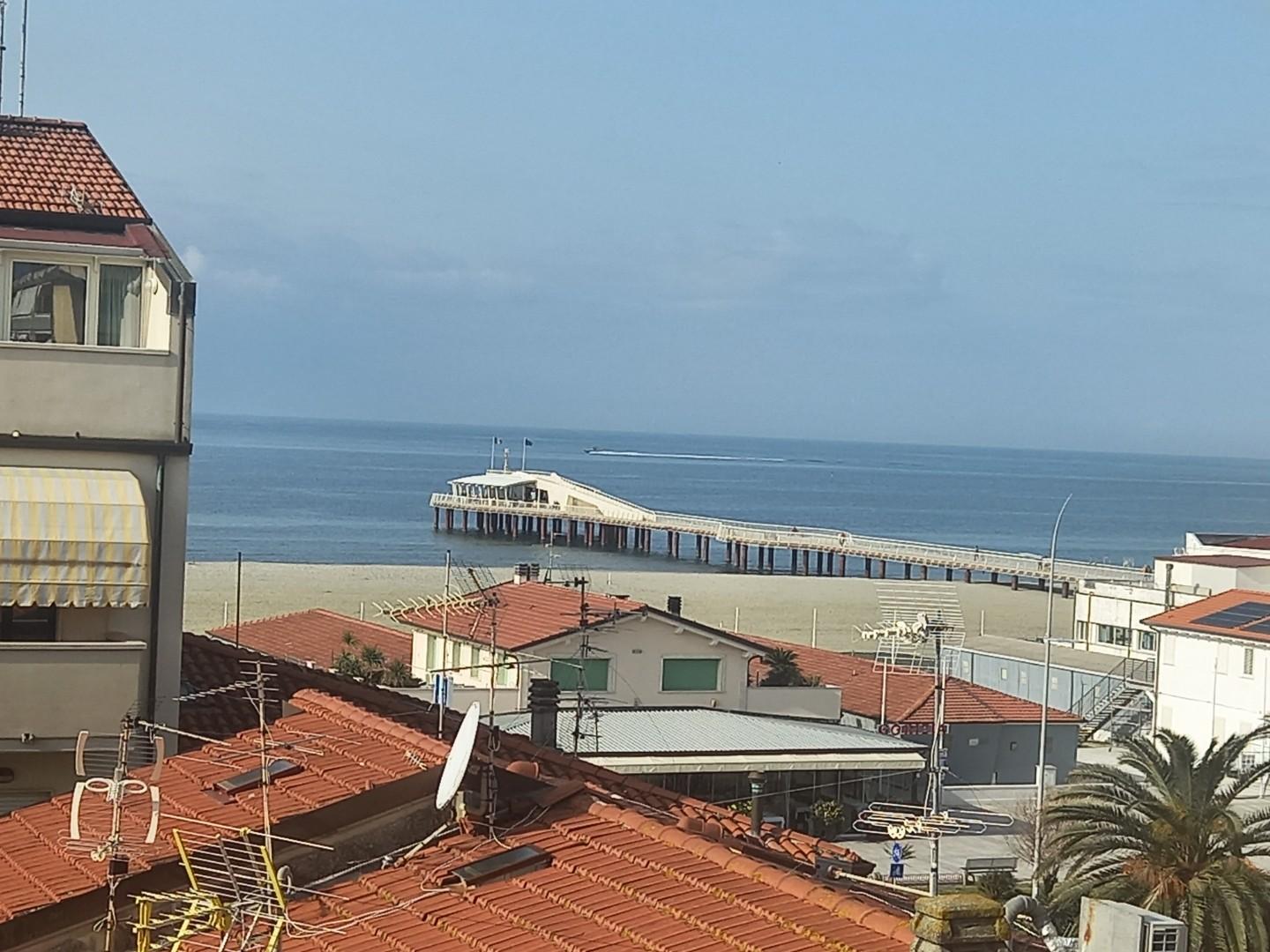 Quadrilocale arredato in affitto, Camaiore lido di