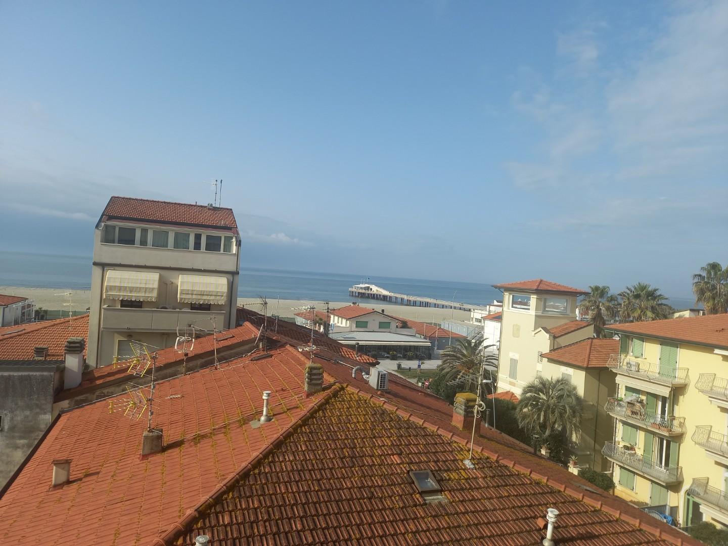 Quadrilocale arredato in affitto, Camaiore lido di