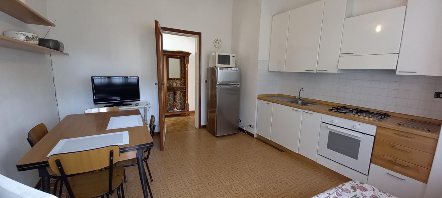 Bilocale arredato in affitto, Camaiore lido di