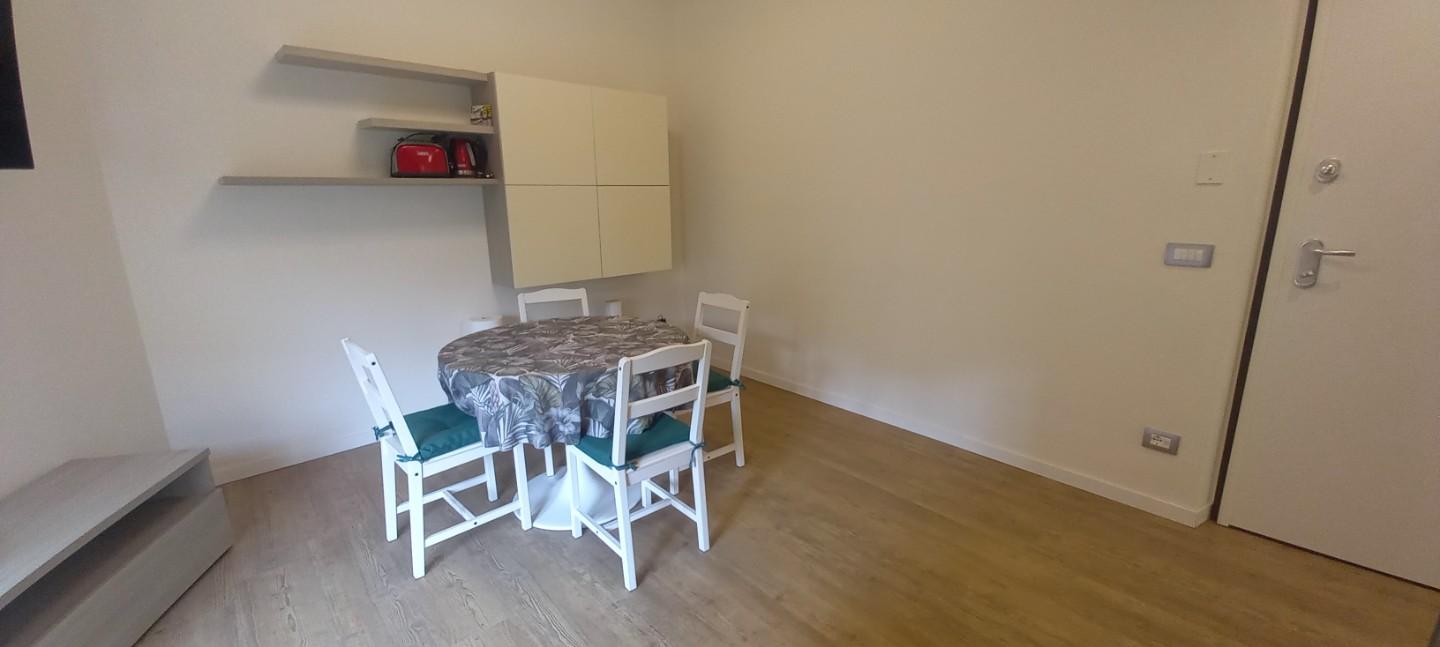 Trilocale arredato in affitto, Camaiore lido di