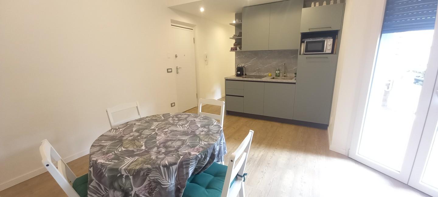 Trilocale arredato in affitto, Camaiore lido di