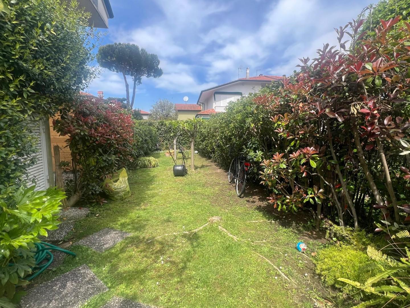 Villa con giardino, Camaiore lido di