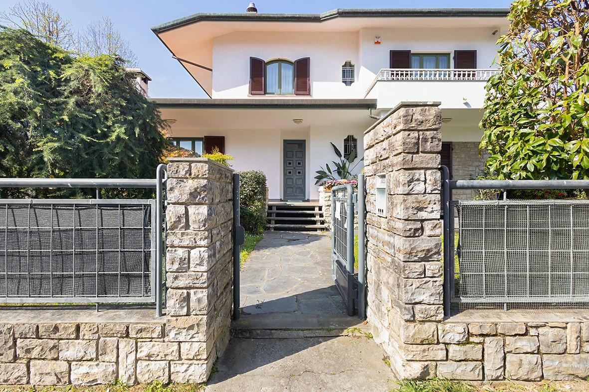 Casa indipendente con giardino, Camaiore lido di