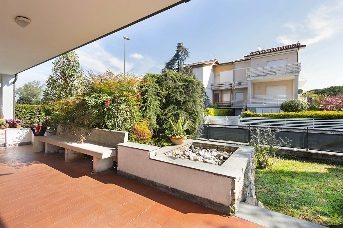 Casa indipendente con giardino, Camaiore lido di