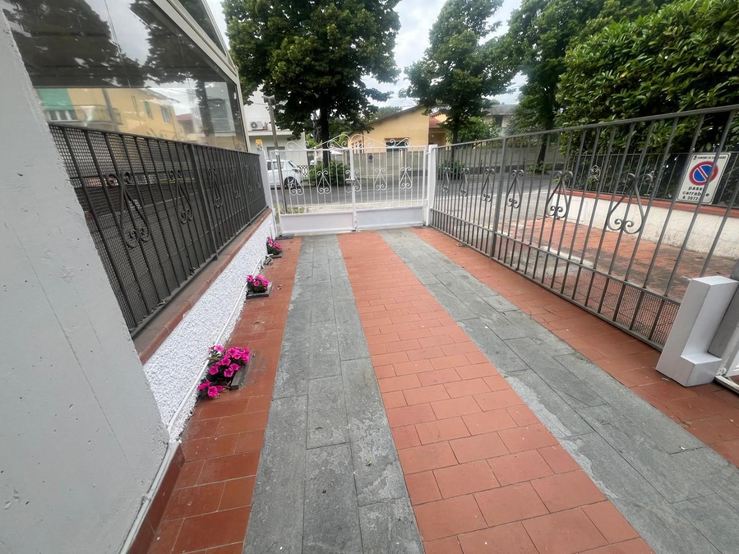 Attico ristrutturato, Camaiore lido di