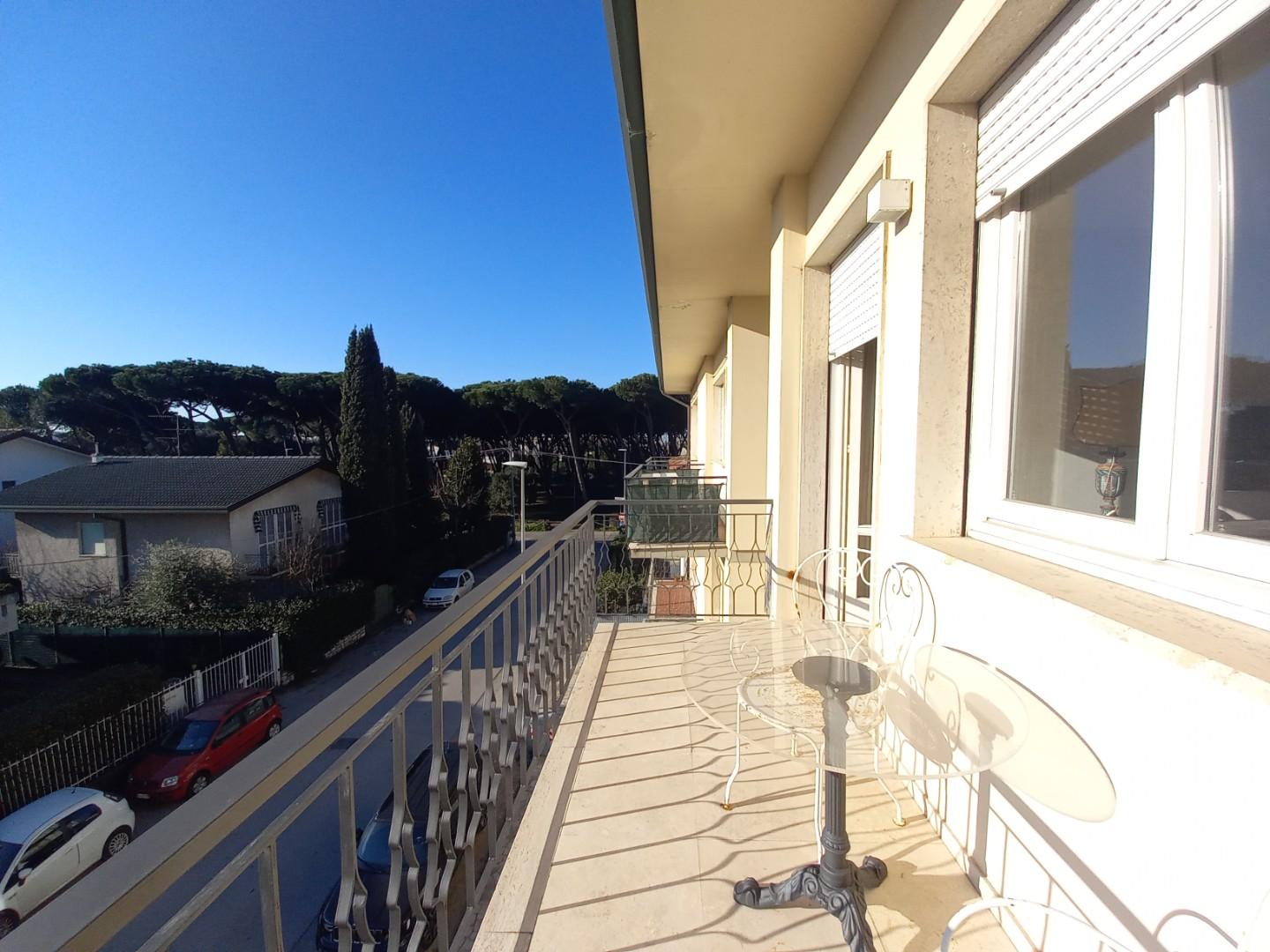 Attico arredato in affitto, Camaiore lido di