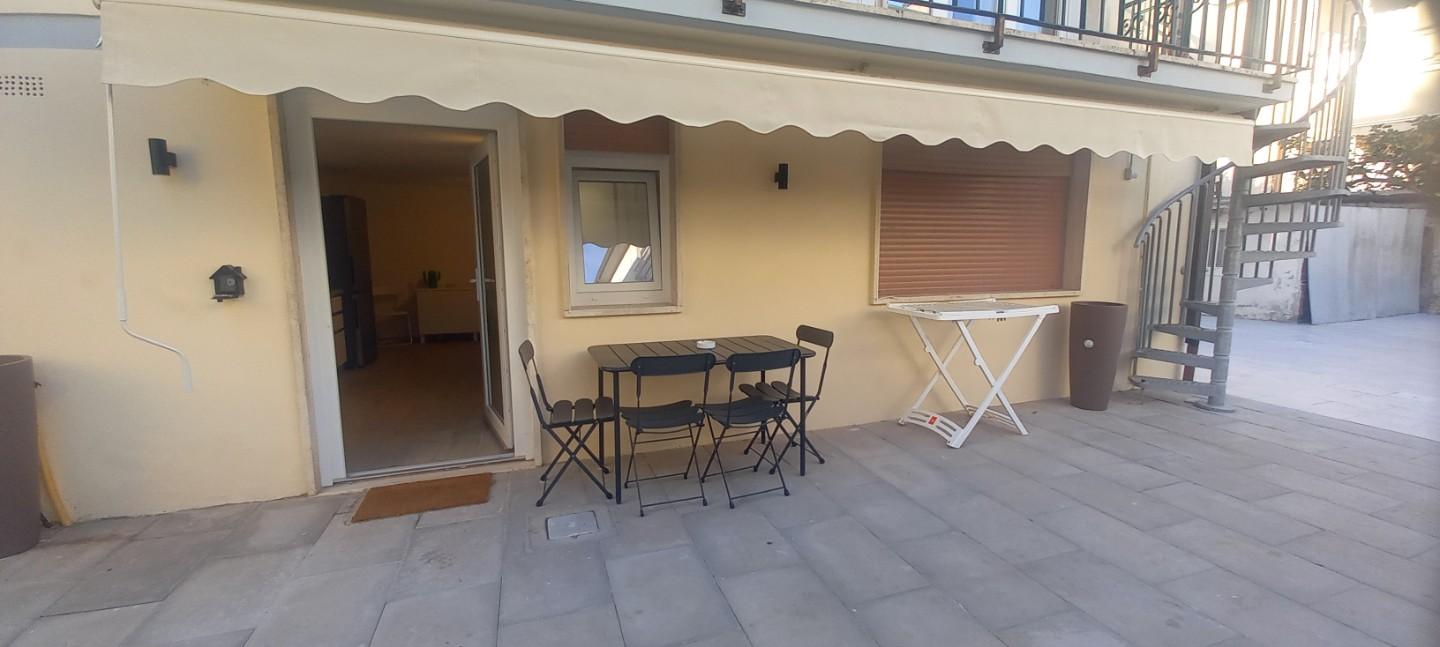 Trilocale arredato in affitto, Camaiore lido di