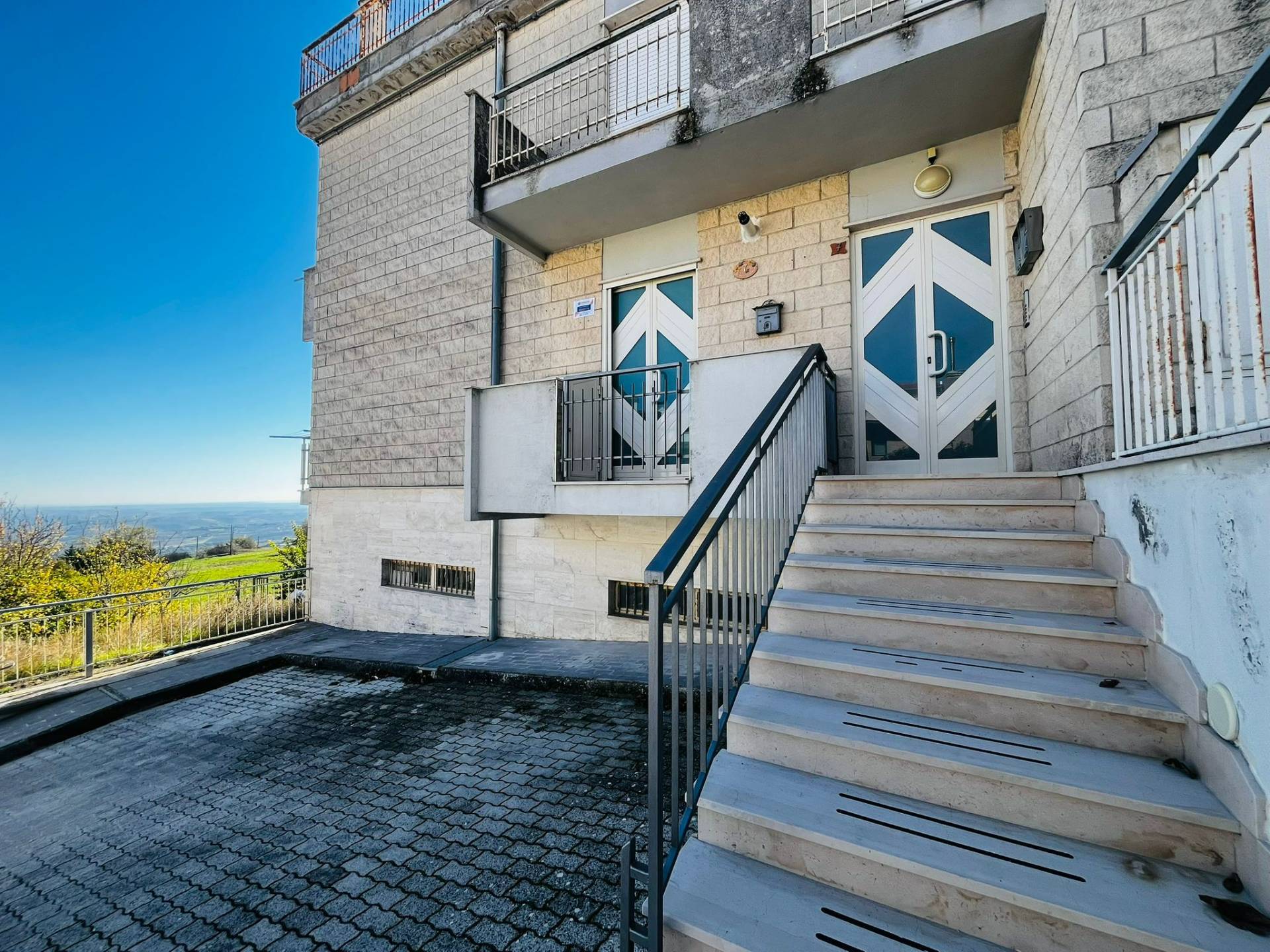 Appartamento in vendita a Motta Montecorvino