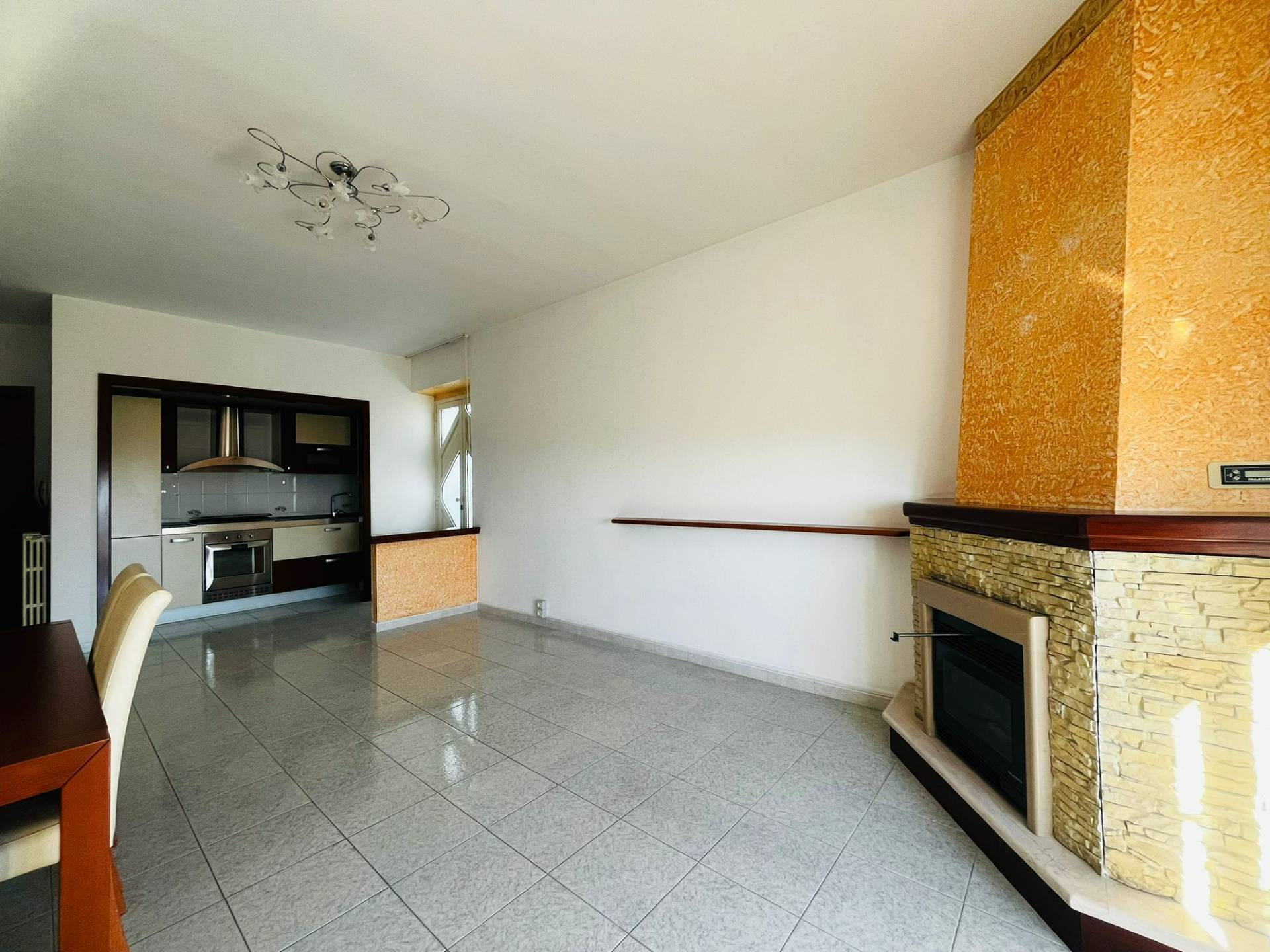 Appartamento in vendita a Motta Montecorvino