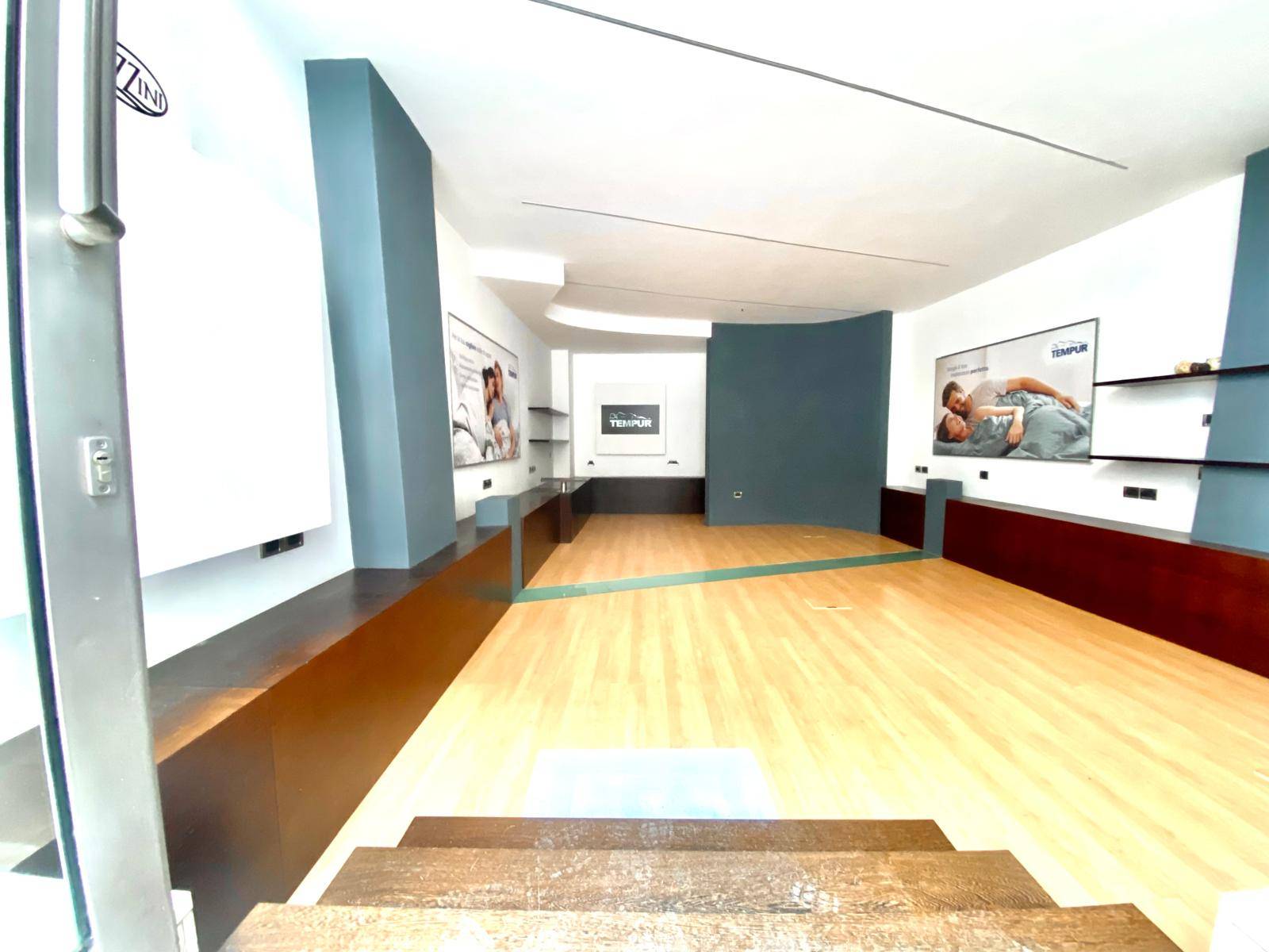 Locale commerciale in vendita a Lucera