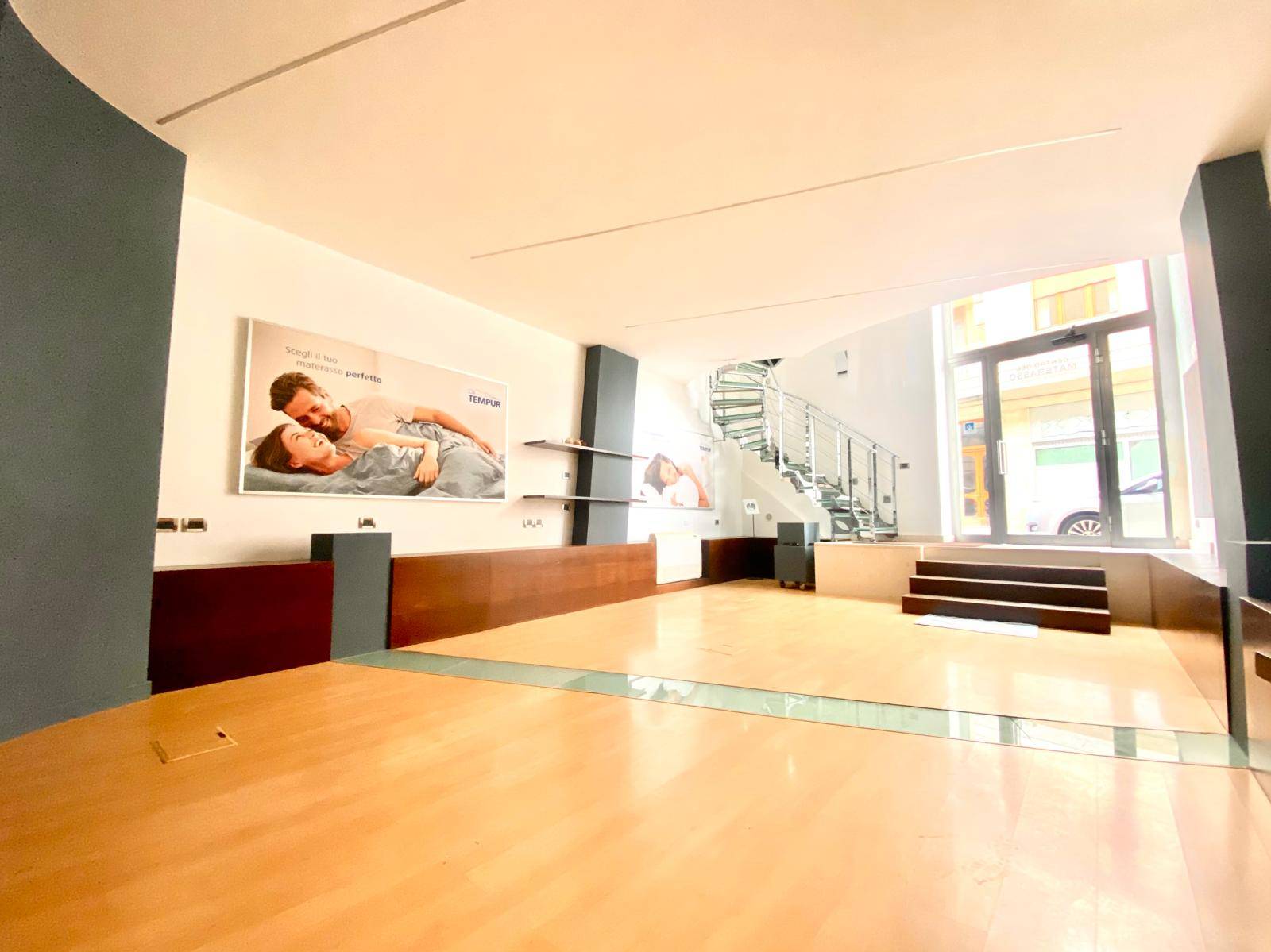 Locale commerciale in vendita a Lucera