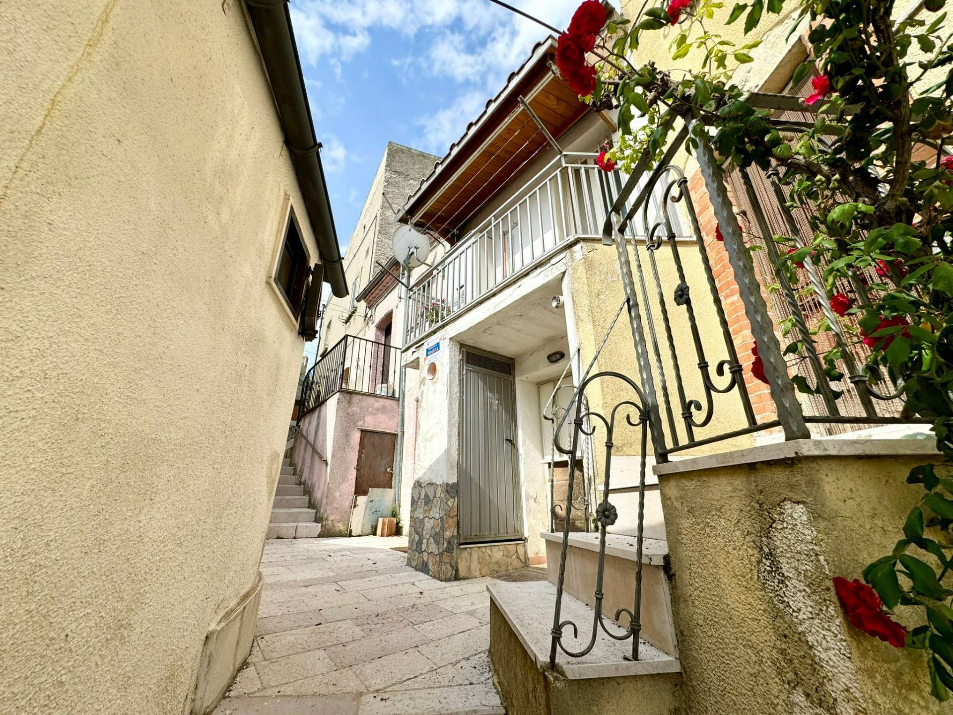 Casa indipendente in vendita a Motta Montecorvino