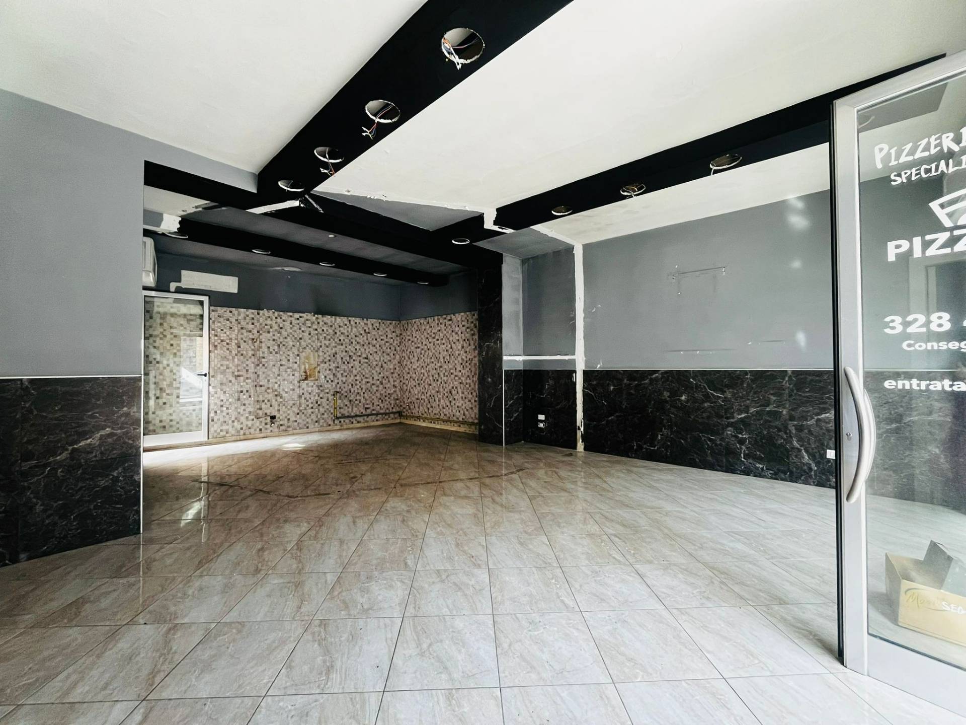 Locale commerciale in vendita a Lucera