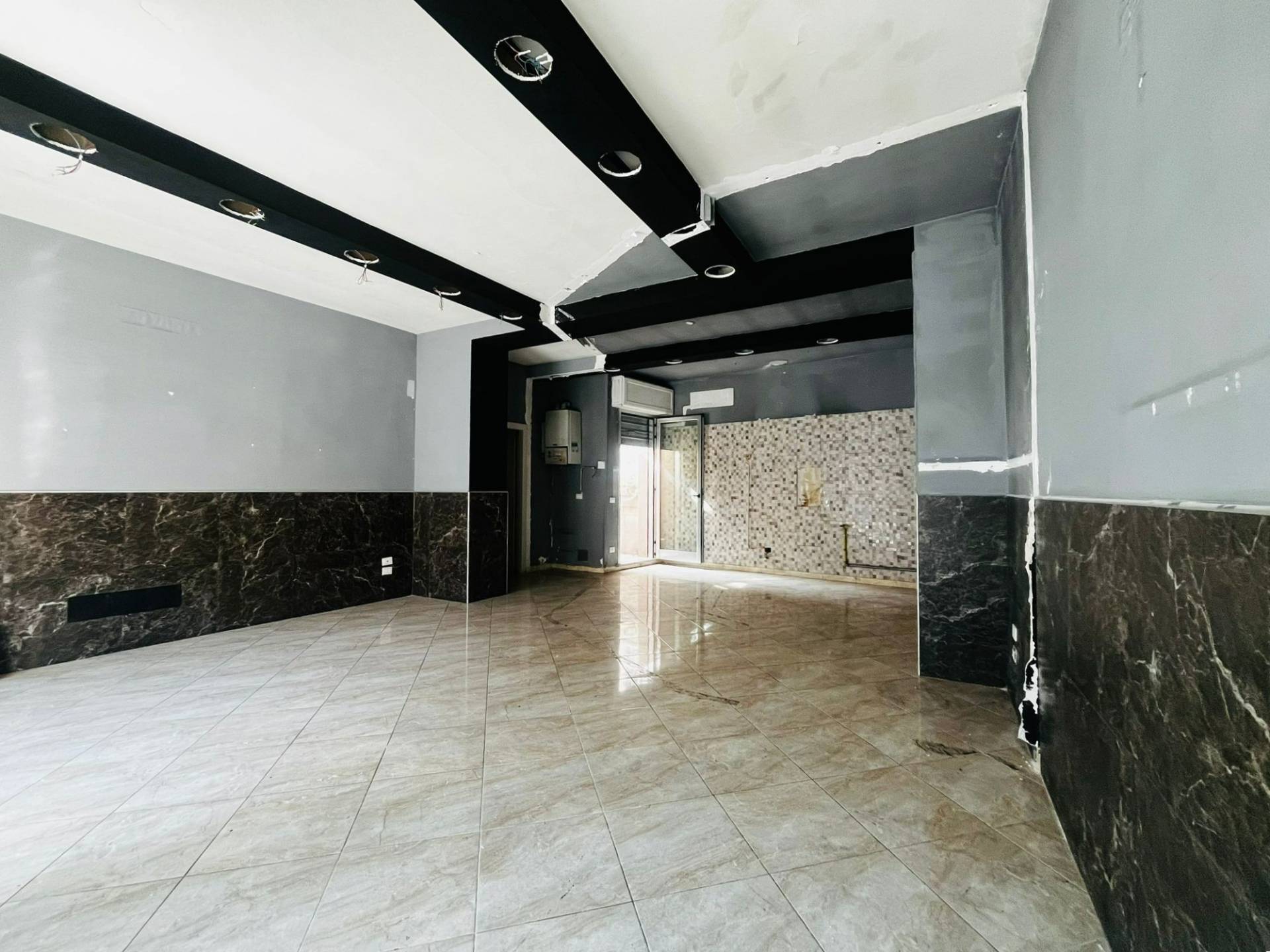 Locale commerciale in vendita a Lucera