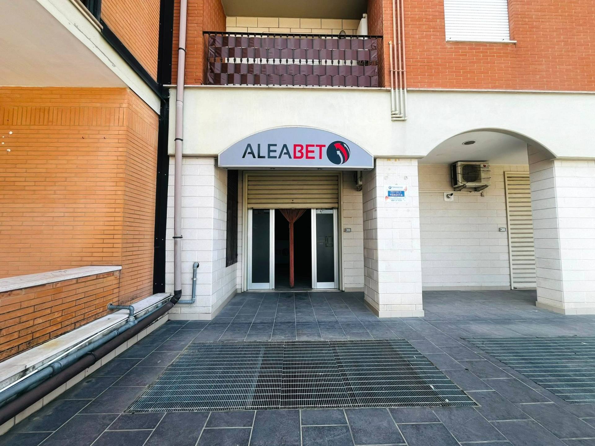 Locale commerciale in vendita a Lucera