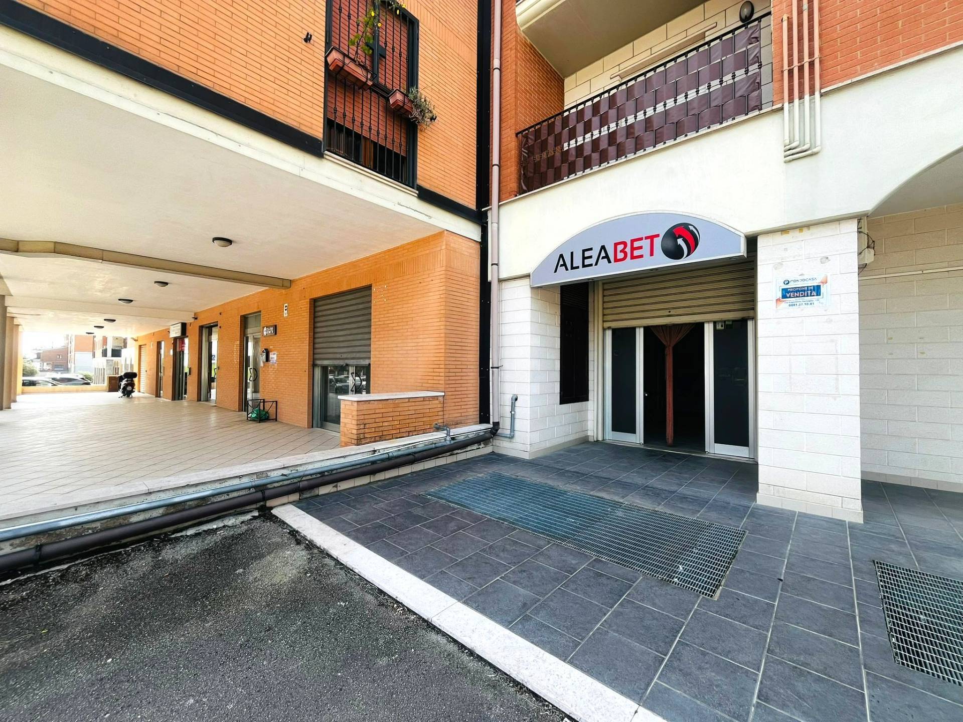 Locale commerciale in vendita a Lucera