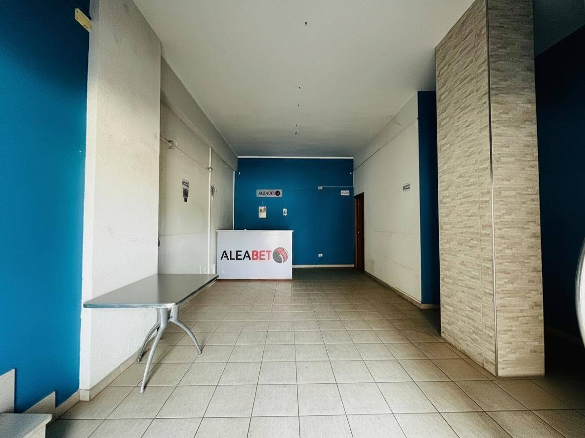 Locale commerciale in vendita a Lucera