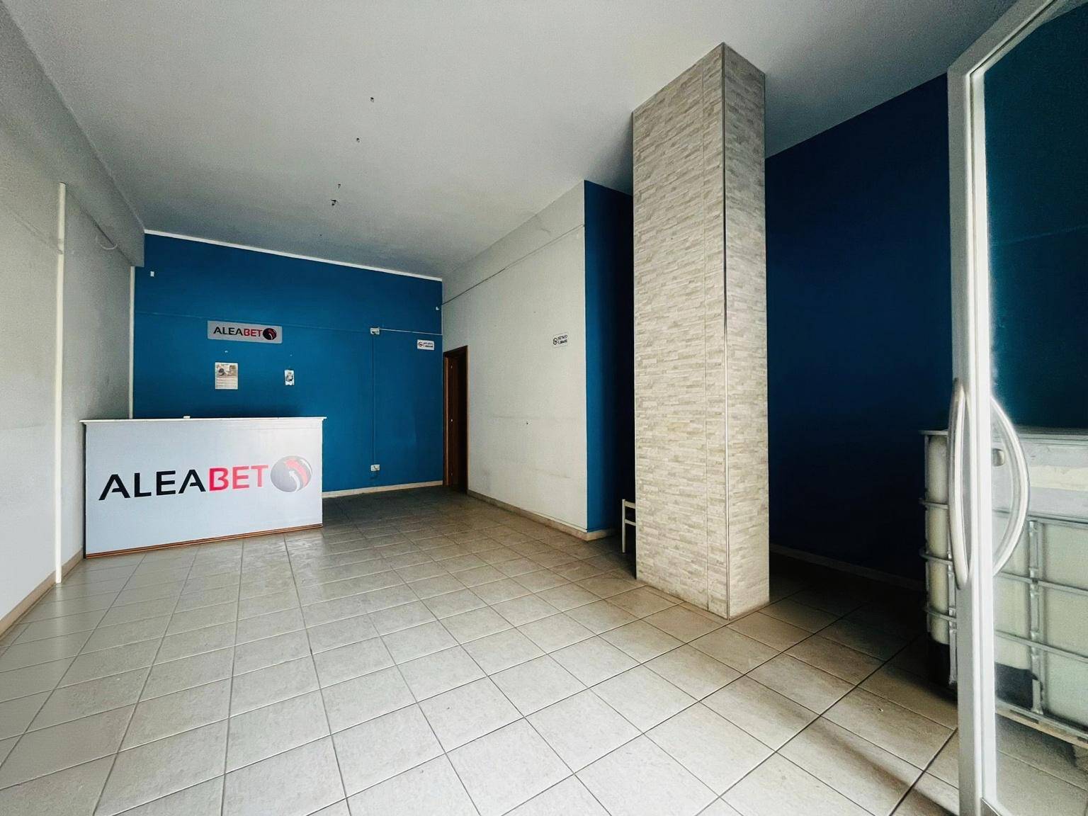 Locale commerciale in vendita a Lucera