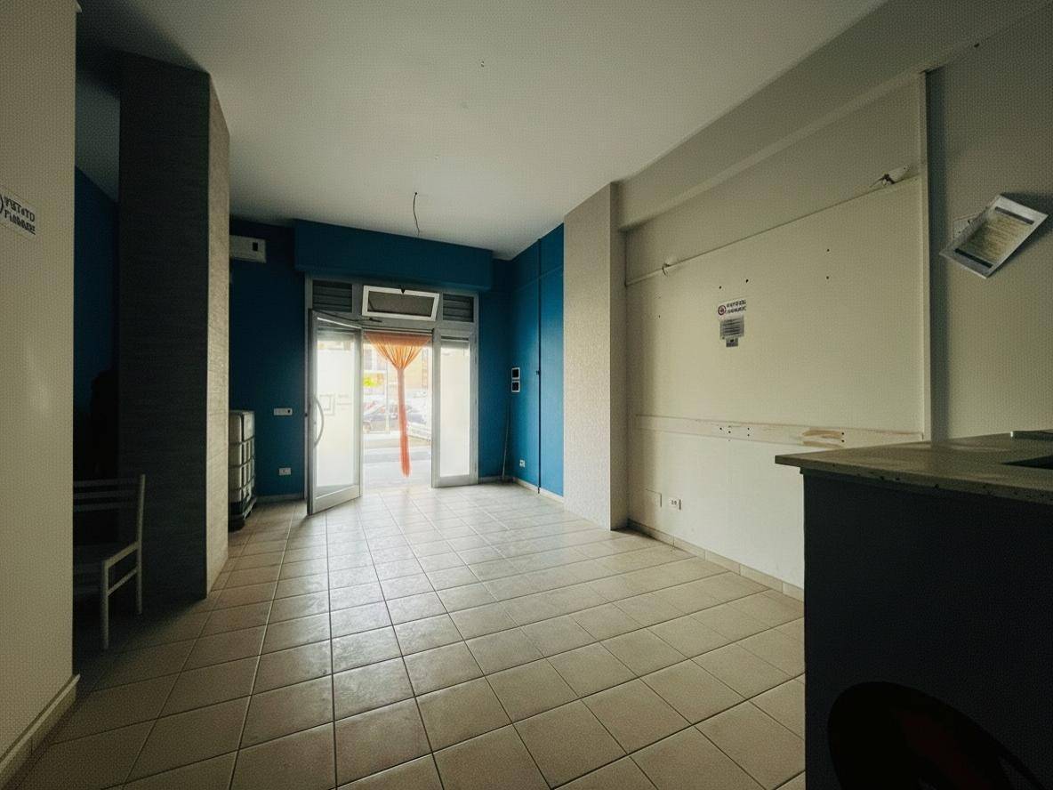 Locale commerciale in vendita a Lucera