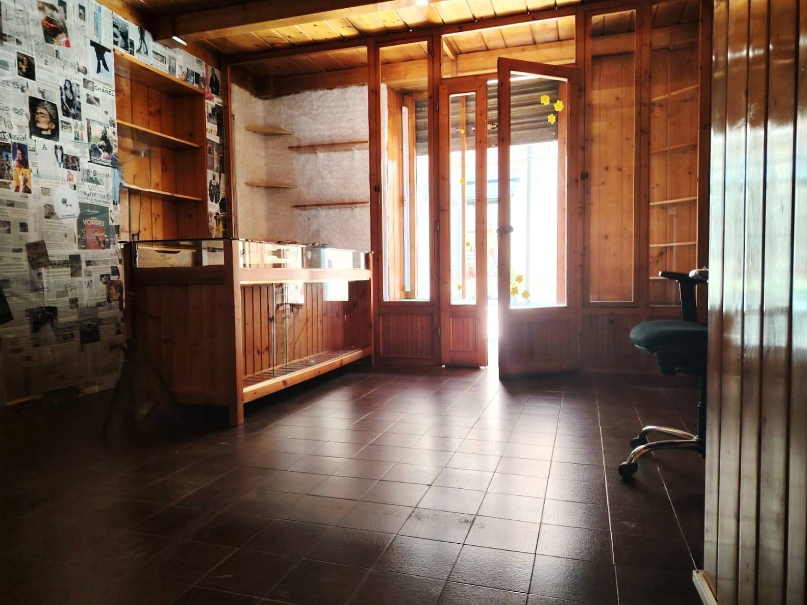 Locale commerciale in affitto a Lucera