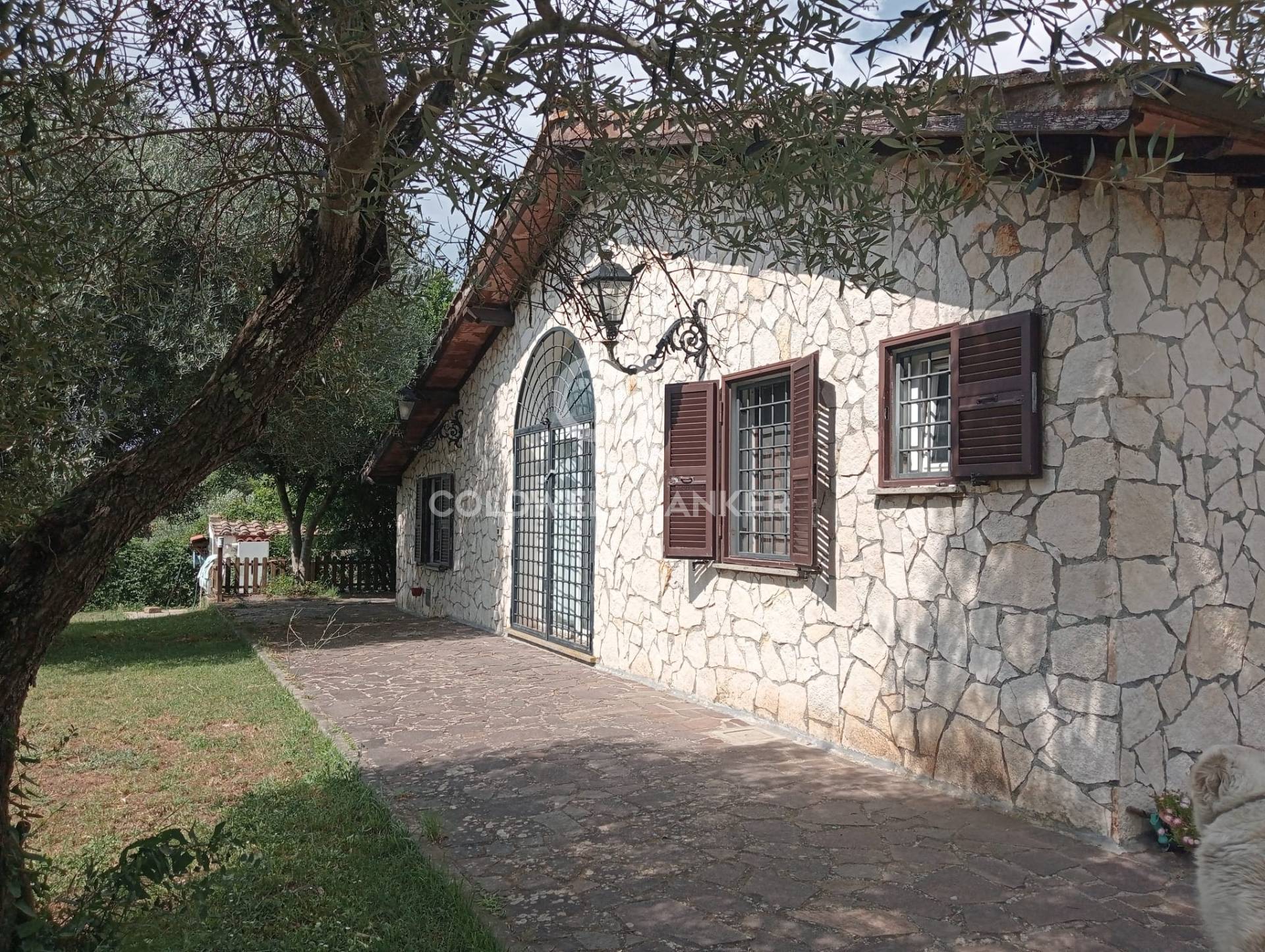 Villa in vendita a Nepi