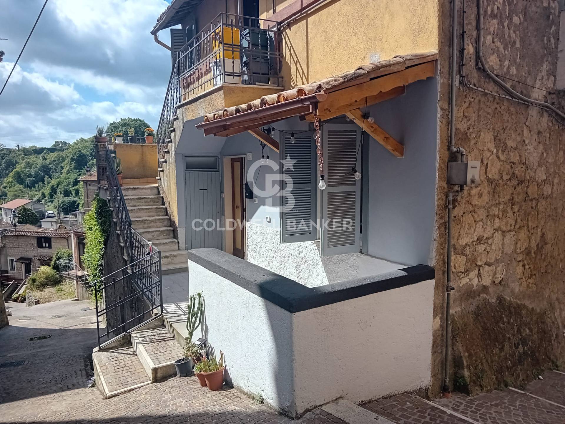 Appartamento indipendente in vendita a Carbognano, centro