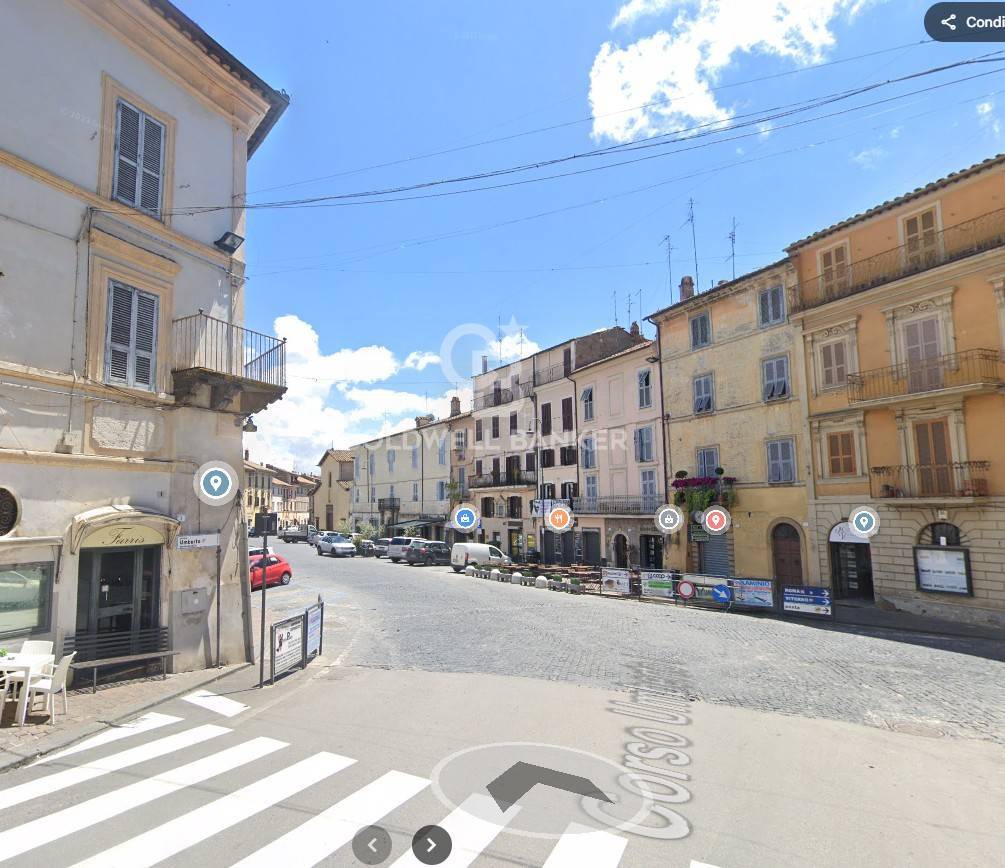 Locale commerciale in vendita a Ronciglione, centrale