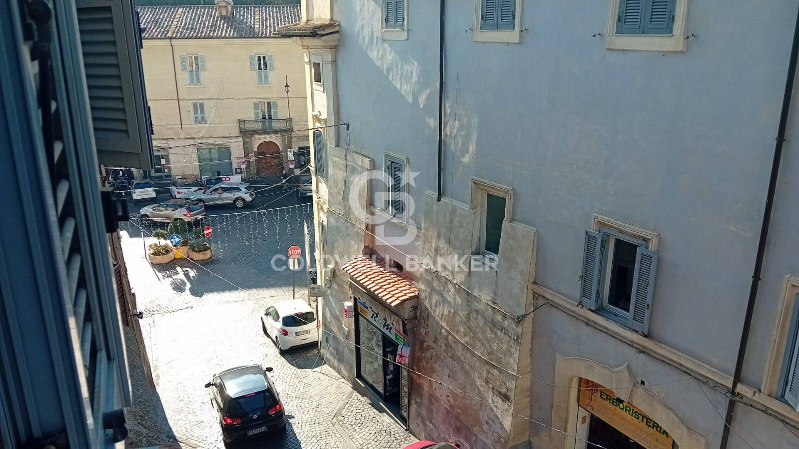 Appartamento in vendita a Ronciglione, centro