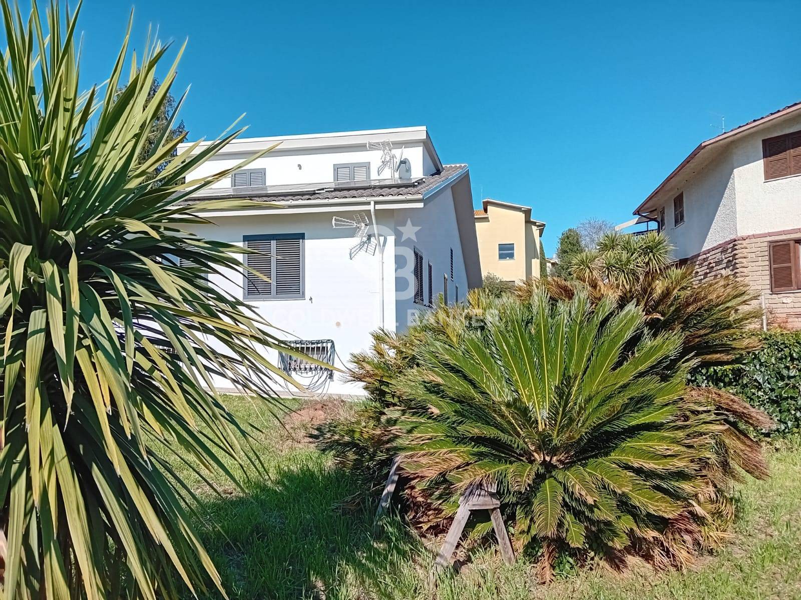 Villa bifamiliare in vendita a Sutri