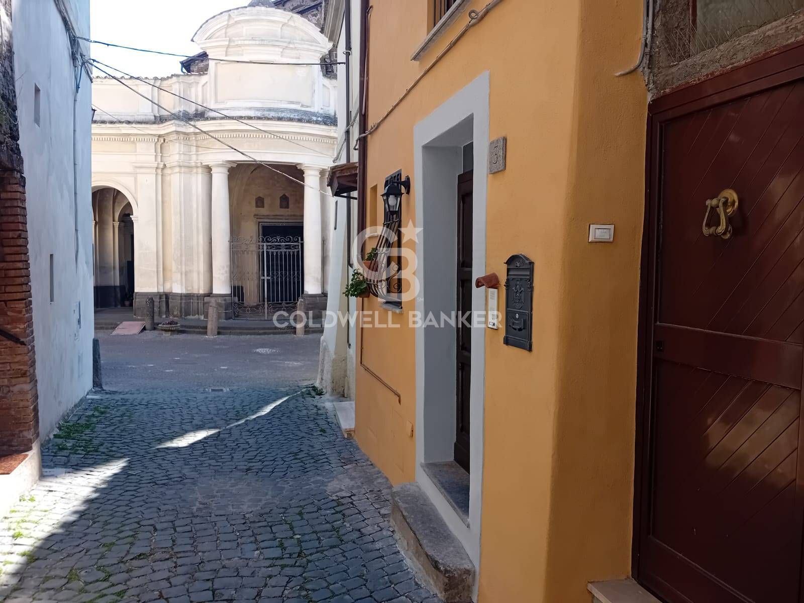 Appartamento indipendente in vendita a Sutri, centro storico