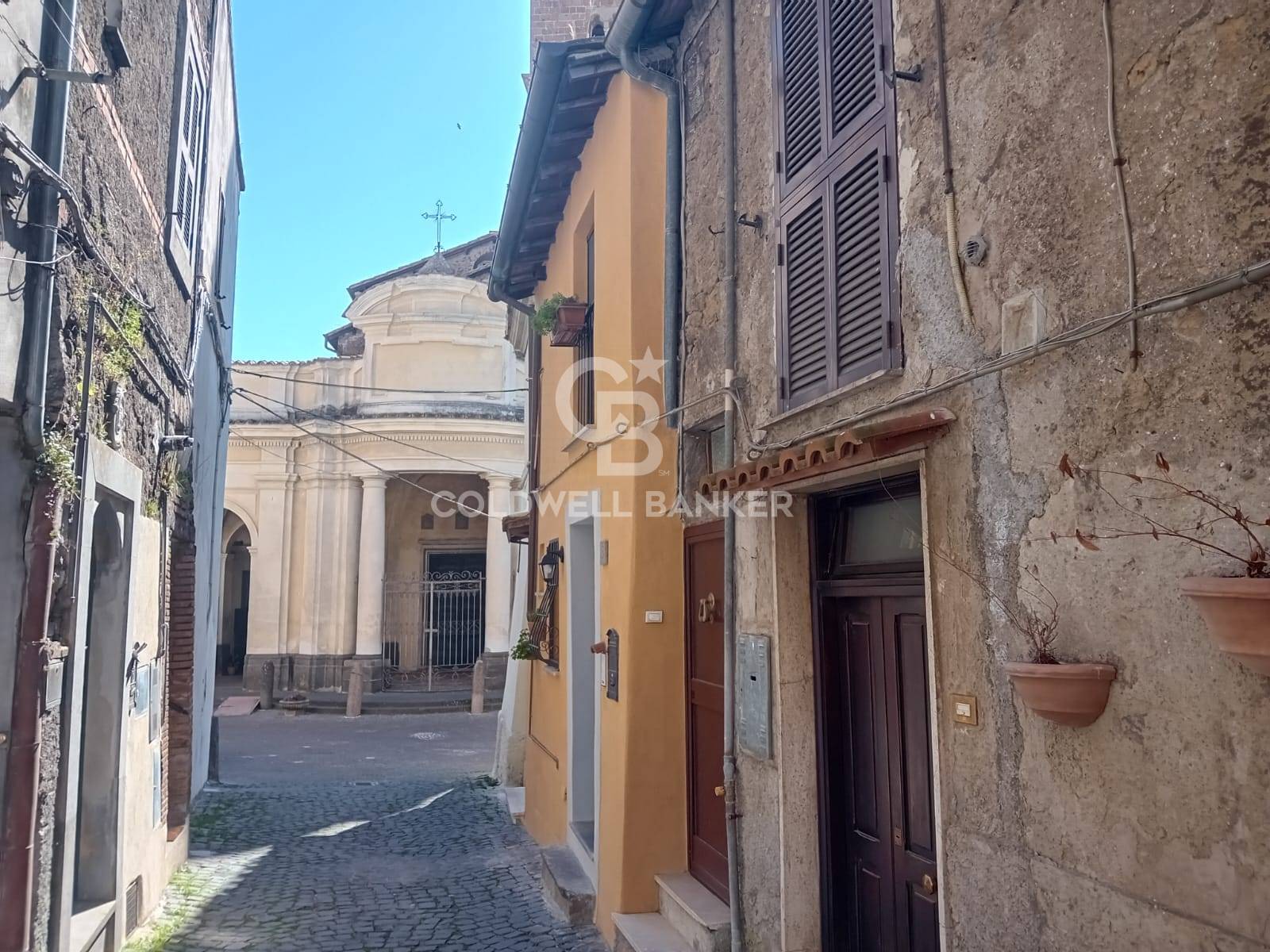 Appartamento indipendente in vendita a Sutri, centro storico