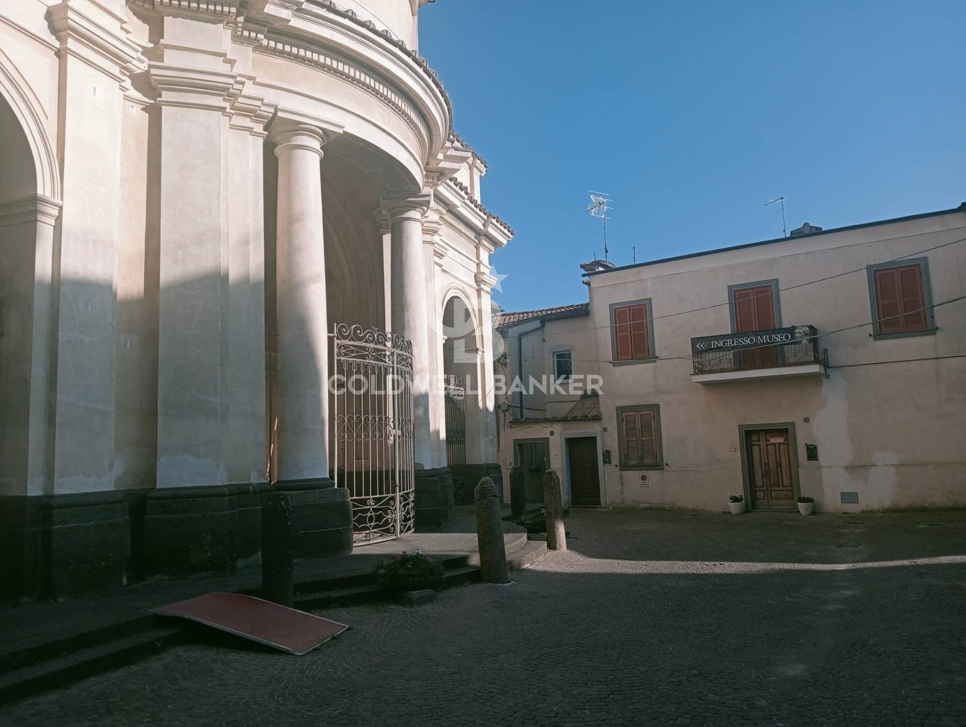 Appartamento indipendente in vendita a Sutri, centro storico