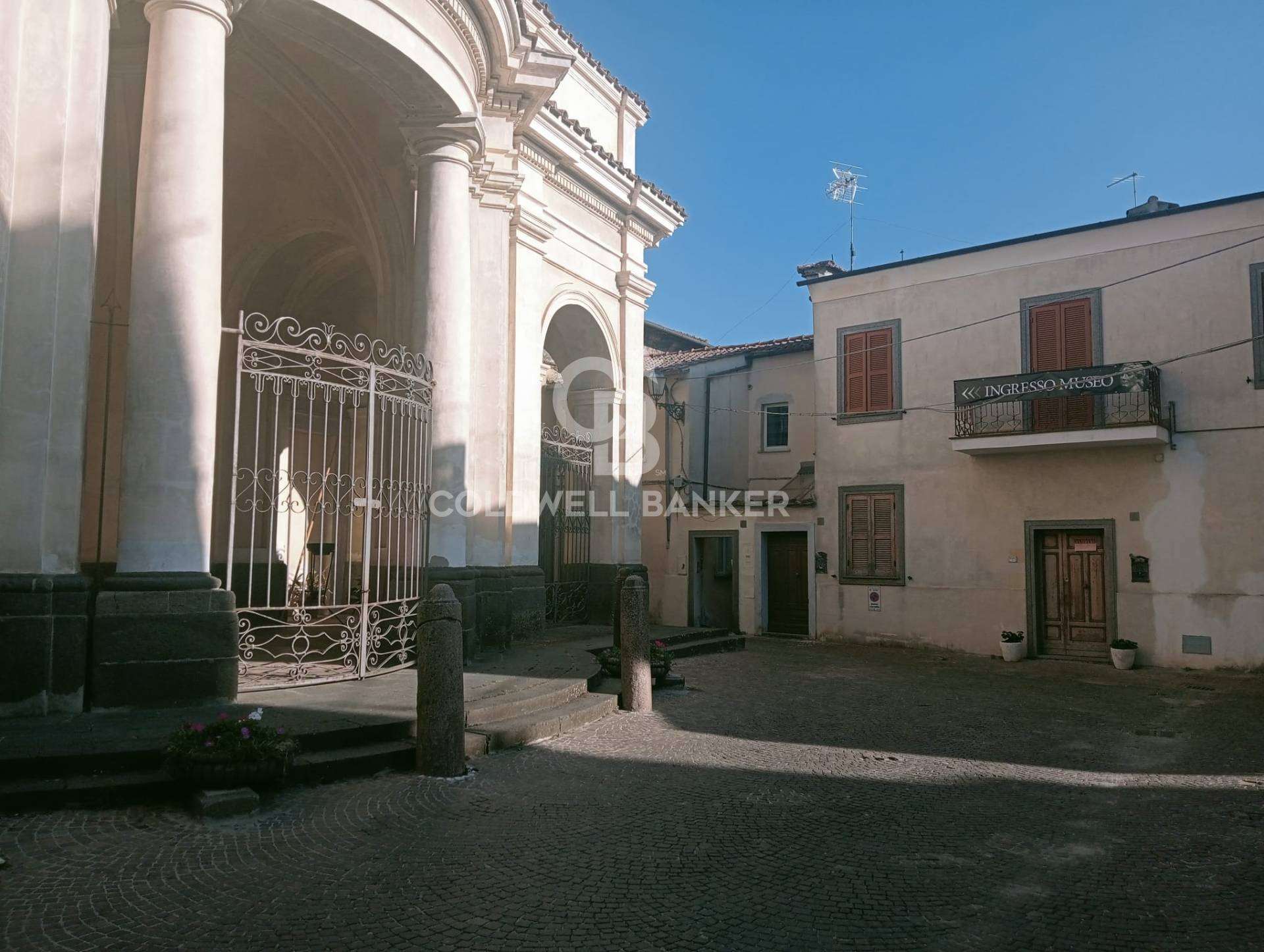 Appartamento indipendente in vendita a Sutri, centro storico