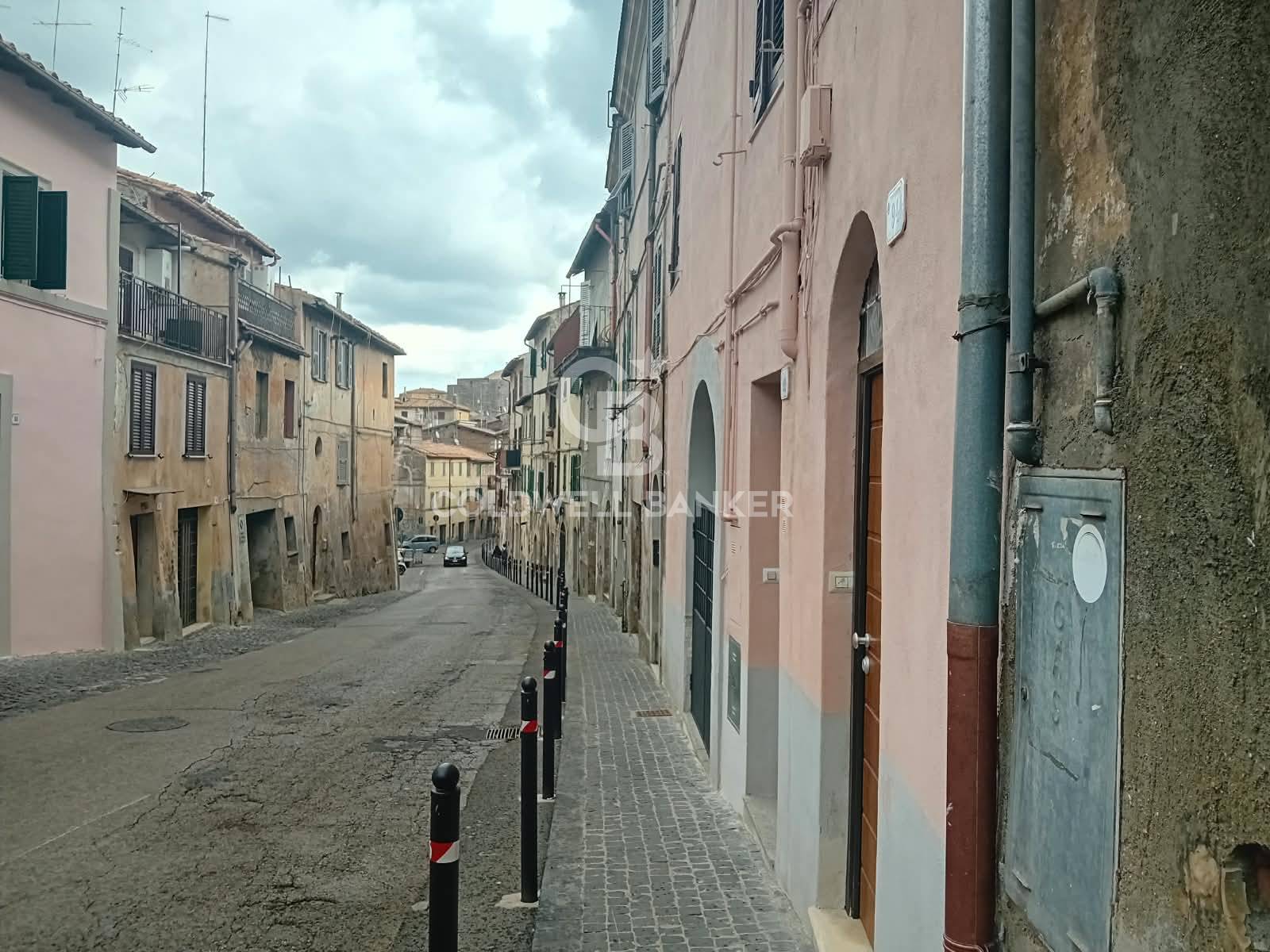 Appartamento in vendita a Ronciglione, centro