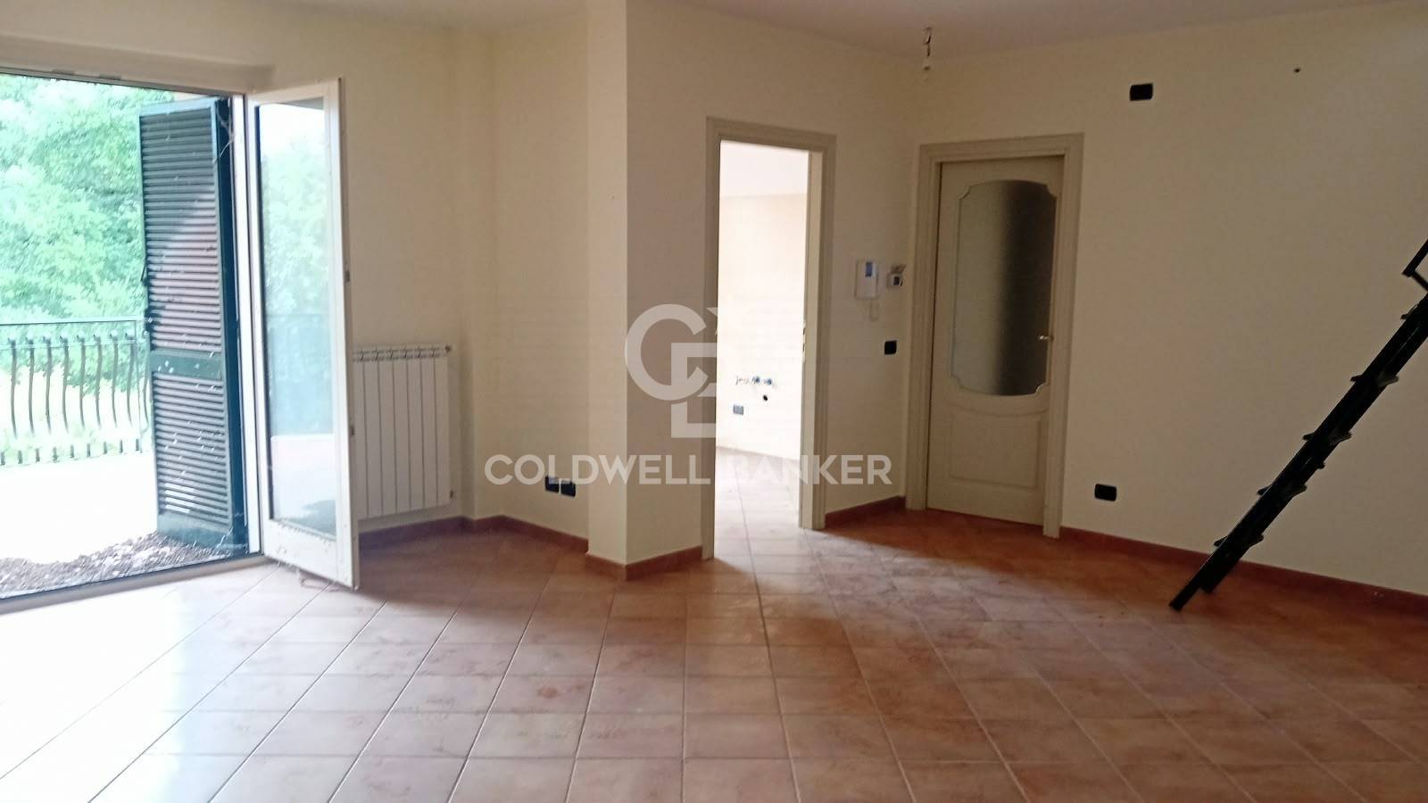 Appartamento in vendita a Sutri, centro