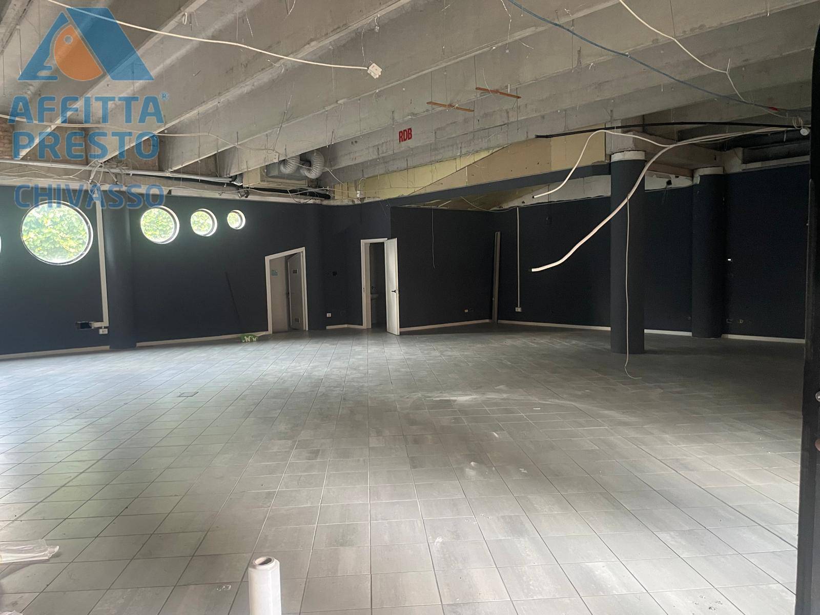 Negozio in affitto a Chivasso