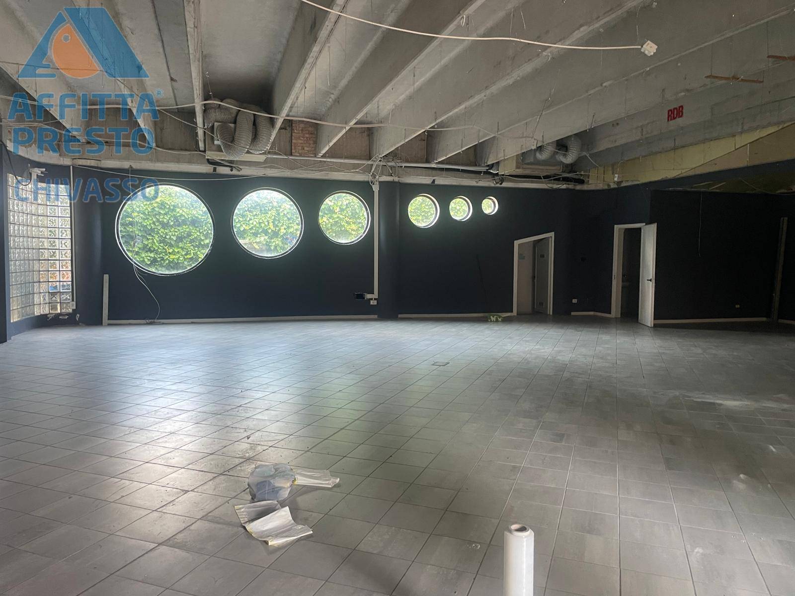 Negozio in affitto a Chivasso