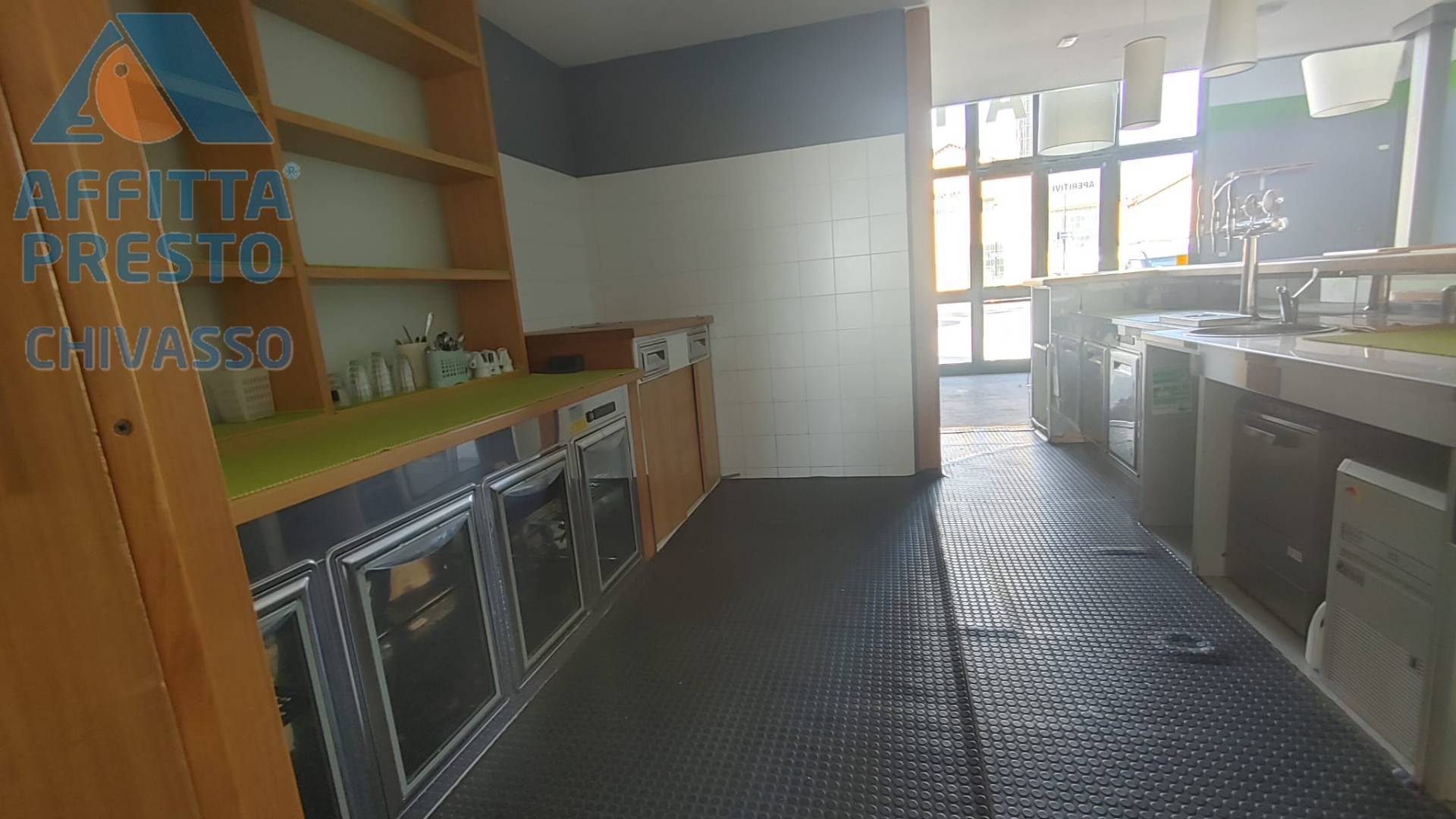 Negozio in affitto a Chivasso