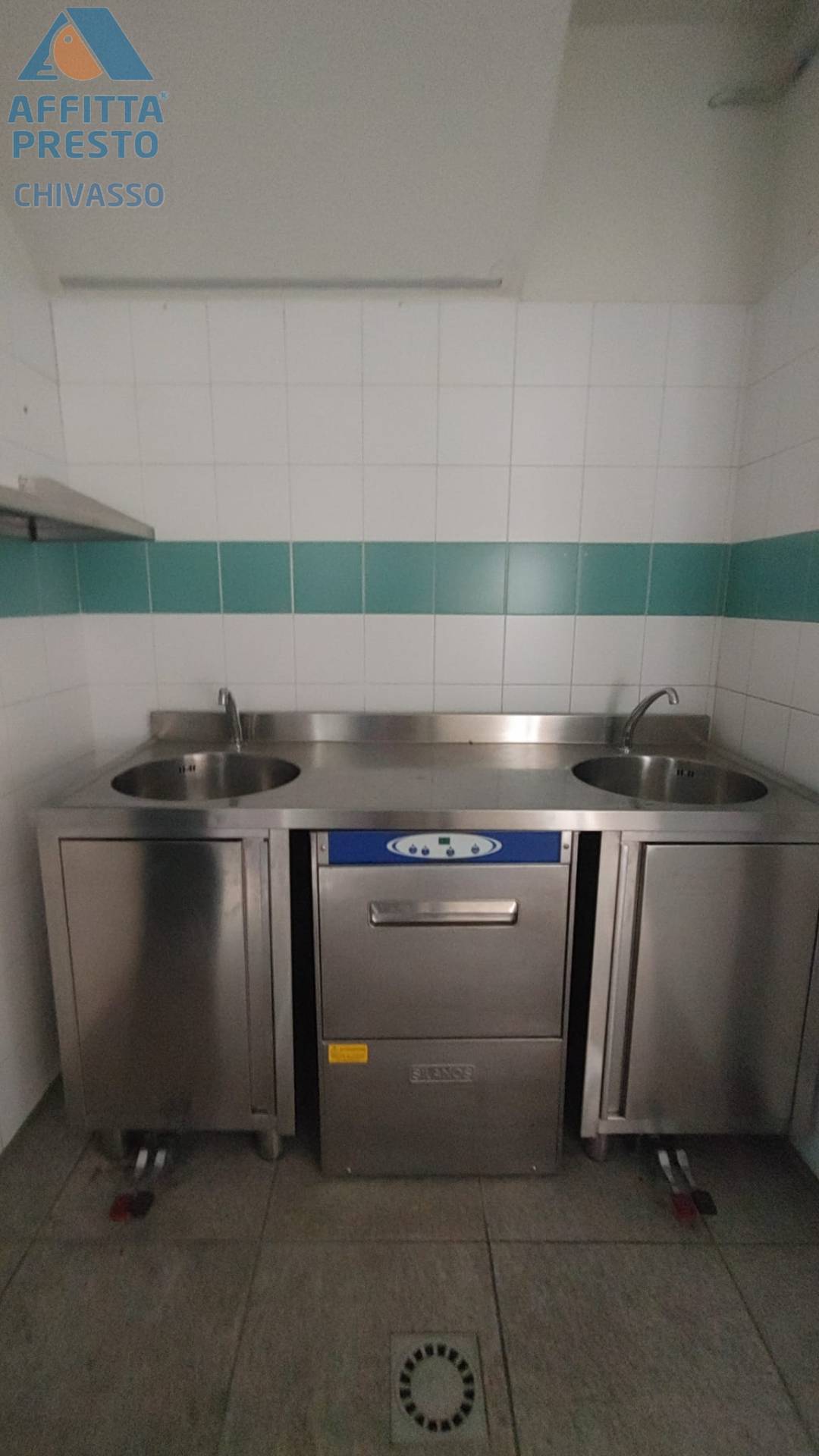 Negozio in affitto a Chivasso