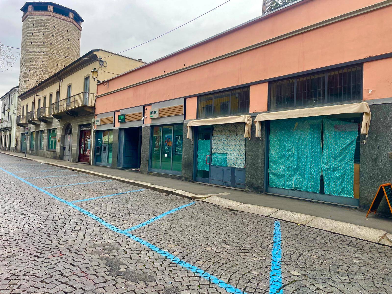 Negozio in affitto a Chivasso