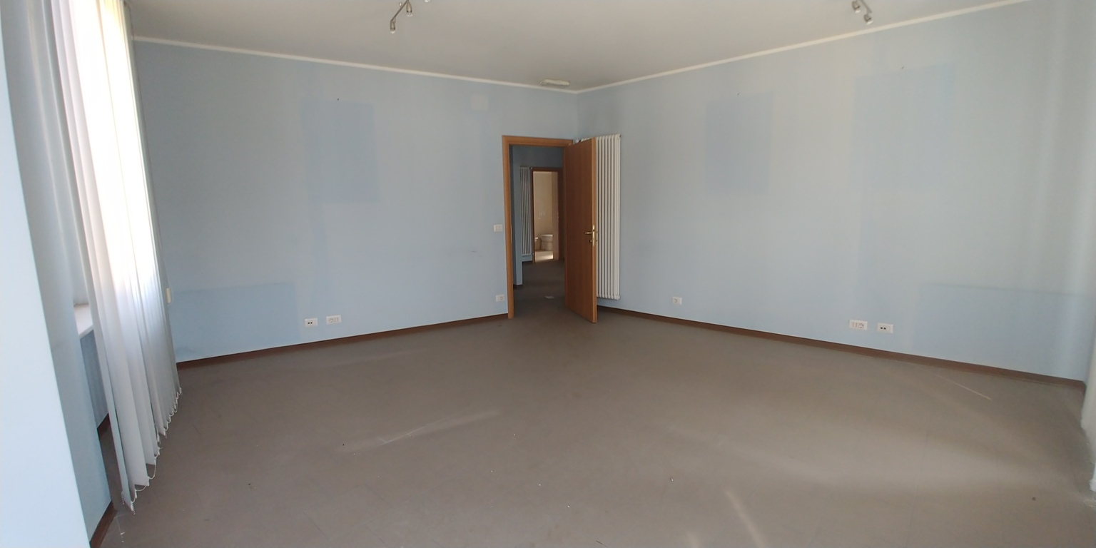 Ufficio in affitto a Chivasso