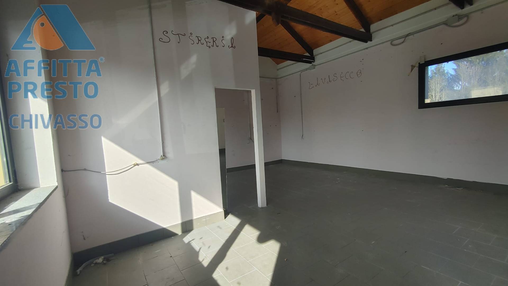 Negozio in affitto a Chivasso