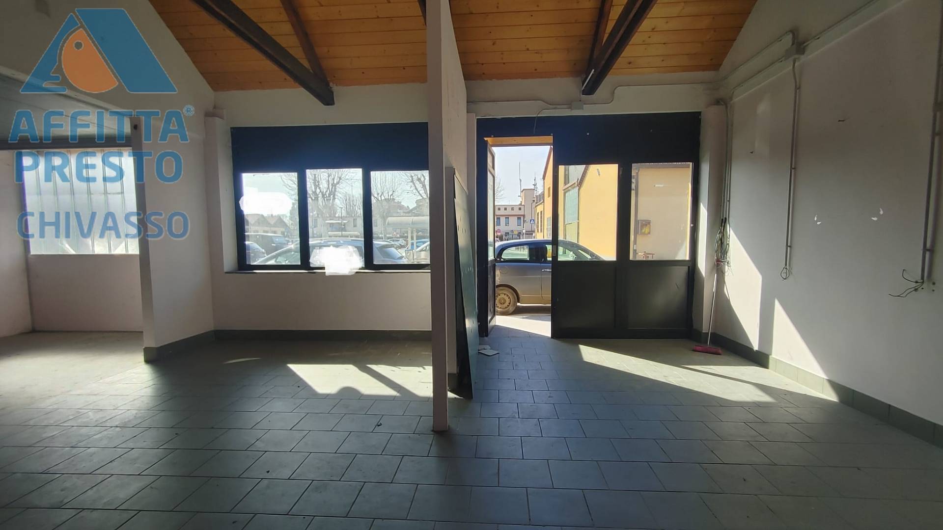 Negozio in affitto a Chivasso